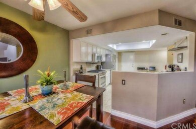 Gourmet Kitchen opens up to Diningroom