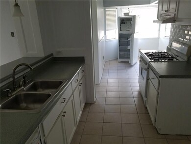 1721 Robert Wynn St, El Paso, TX 79936 - photo 4