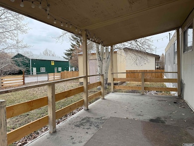 15 Brilliant St, Diamondville, WY 83116 - photo 5