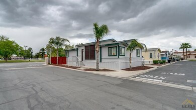 1601 Poso Dr unit 75, Wasco, CA 93280 - photo 2