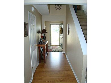 2281 Meadow Bend Dr, Columbus, IN 47201 - photo 2