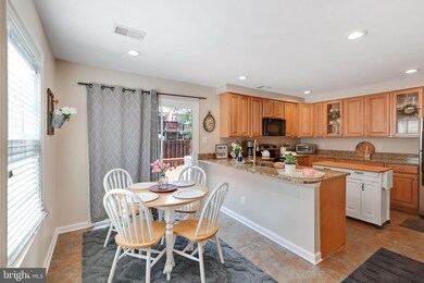 15570 Traverser Ct, Woodbridge, VA 22193 - photo 3