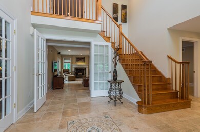 04_4WoodsEndWay_32002_Foyer_HiRes