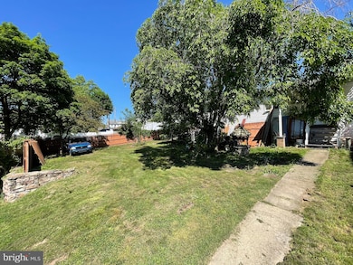 127 and 129 E Market St, Williamstown, PA 17098 - photo 6