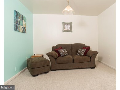 2202 Carriage Ln, Royersford, PA 19468 - photo 3