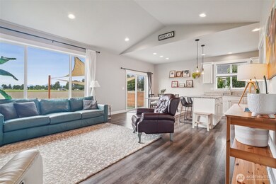 204 Regent Ct, Nooksack, WA 98276 - photo 6