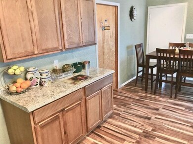 135 S Broadway St, Tekoa, WA 99033 - photo 4