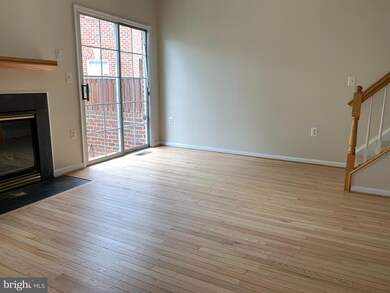 6098 Madison Pointe Ct, Falls Church, VA 22041 - photo 7