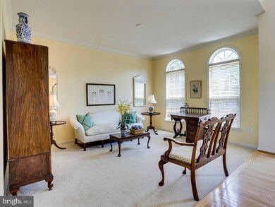 8920 Mountain Ash Dr, Springfield, VA 22153 - photo 5