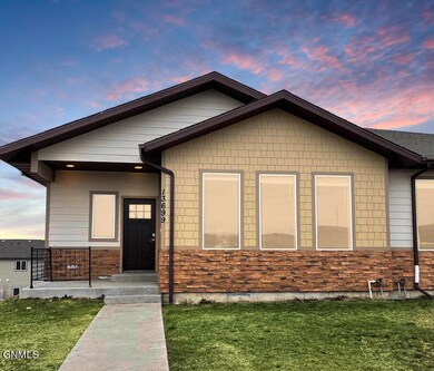 13699 Karen St, Williston, ND 58801 - photo 2