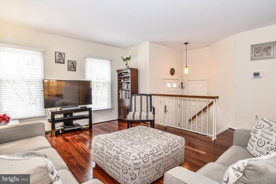 6804 Earthstar Ct, Springfield, VA 22152 - photo 4