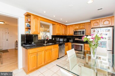 8028 Quarry Ridge Way unit 2A, Bethesda, MD 20817 - photo 6