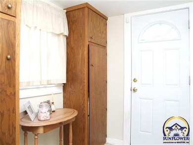 126 SW Broadmoor Ave, Topeka, KS 66606 - photo 7