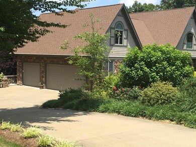 6814 Lake of the Woods CourtThree_Car_Ga