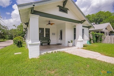 212 Coke St, Yoakum, TX 77995 - photo 4