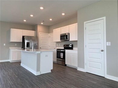 2502 Mounts Run Ln, Whitestown, IN 46075 - photo 7