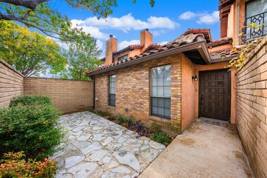 1123 Lois St, Kerrville, TX 78028 - photo 5