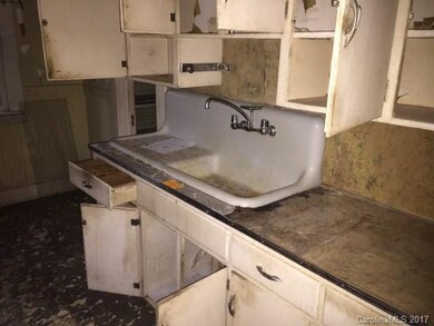 722 E Broad St, Statesville, NC 28677 - photo 7