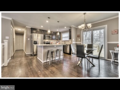 817 Nottingham Rd, Baltimore, MD 21229 - photo 4