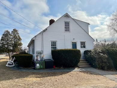 567 Daniel Webster Hwy, MerriMacK, NH 03054 - photo 2