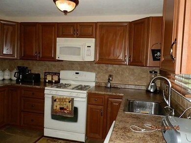 91 Clorane St, Warwick, RI 02889 - photo 3