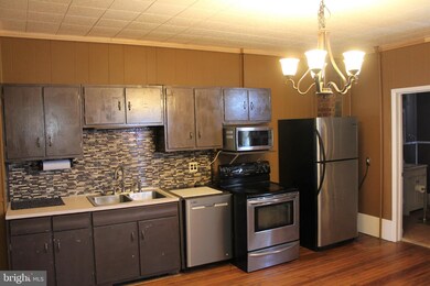 647 Arlington St, Tamaqua, PA 18252 - photo 3