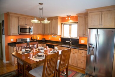 5 Central Ave, Portsmouth, NH 03801 - photo 2