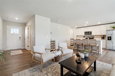 2592 Anne Ln, Hiawatha, IA 52233 - photo 3