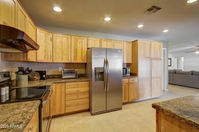 003_Kitchen