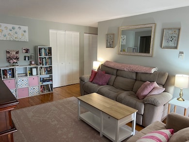 Fox Run Condominiums unit C8, Foxboro, MA 02035 - photo 3