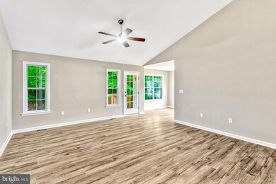 6104 Loriella Park Dr, Fredericksburg, VA 22407 - photo 7