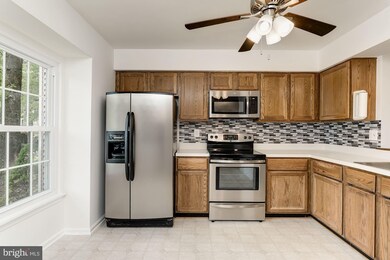 11724 Lone Tree Ct, Columbia, MD 21044 - photo 5