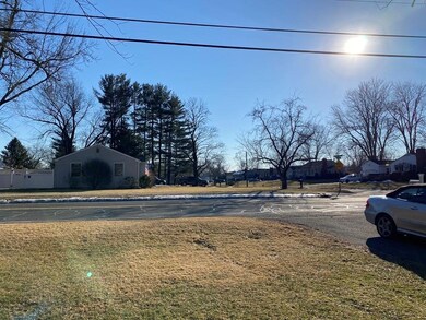 824 Amostown Rd, West Springfield, MA 01089 - photo 4