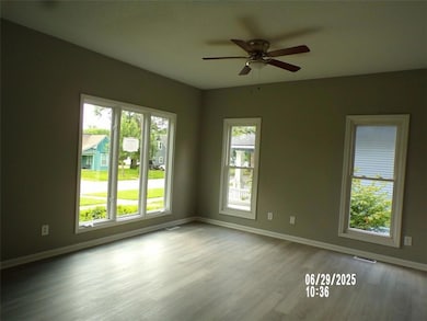 608 S Locust St, Ottawa, KS 66067 - photo 2