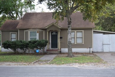 1501 4th St, Bay City, TX 77414 - photo 2