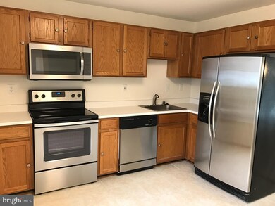 16264 Taconic Cir, Dumfries, VA 22025 - photo 4