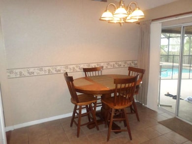 Eat-In Kitchen