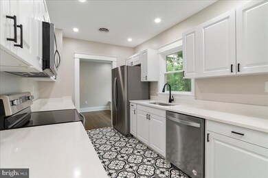 52 Hageman St, Berkeley Springs, WV 25411 - photo 6