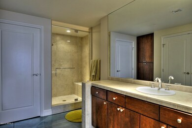 2ND MASTER BATHROOM