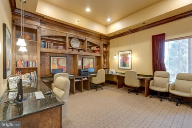 12900 Centre Park Cir unit 305, Herndon, VA 20171 - photo 4