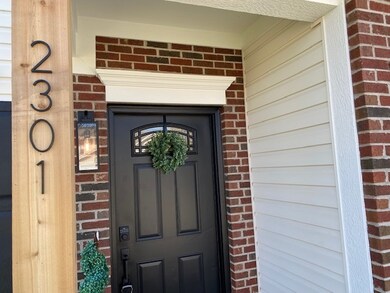 2301 Meadow Bend Dr, Columbus, IN 47201 - photo 4