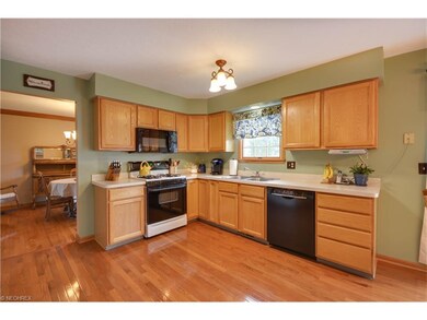 8831 Forest View Dr, Olmsted Falls, OH 44138 - photo 3