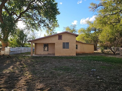 22 Miguel Rd, Los Lunas, NM 87031 - photo 2