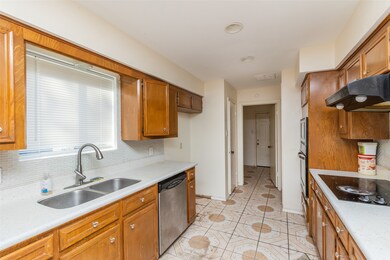 6119 Elkwood Forest Dr, Houston, TX 77088 - photo 6