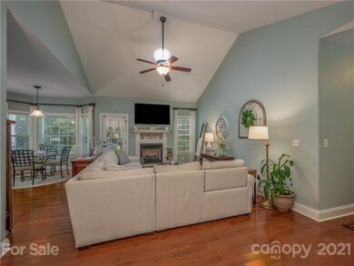 163 Oak Apple Ln, Hendersonville, NC 28792 - photo 4