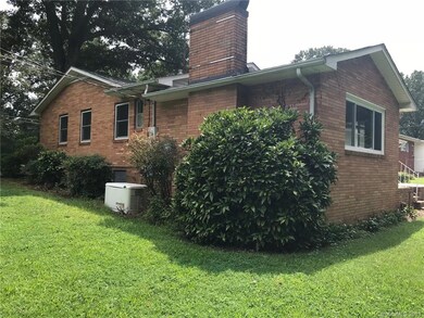 2717 E Broad St, Statesville, NC 28625 - photo 6