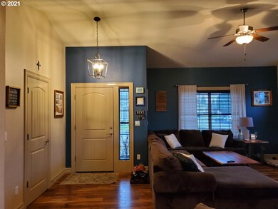 747 Burghardt Dr, Molalla, OR 97038 - photo 4