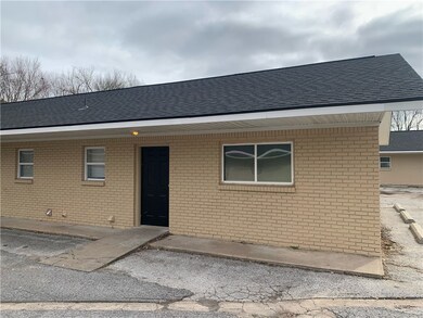 1212 S Dunn Ave unit 15, Fayetteville, AR 72701 - photo 2