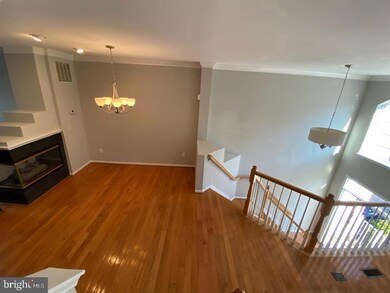 11506 Wild Hawthorn Ct, Reston, VA 20194 - photo 5