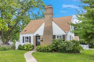 426 Elm St, Glen Ellyn, IL 60137 - photo 2